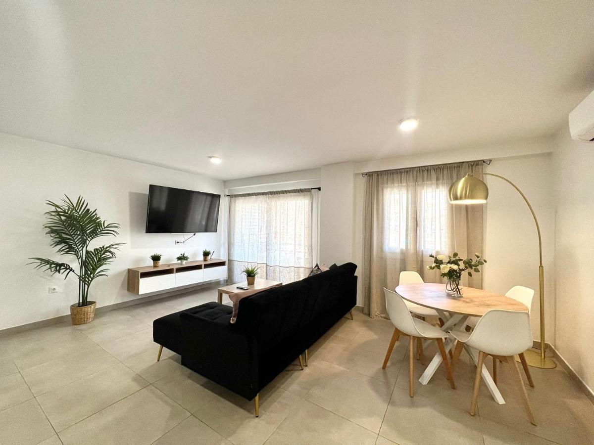 Scala & Balcony By Ele Apartments مالقة المظهر الخارجي الصورة